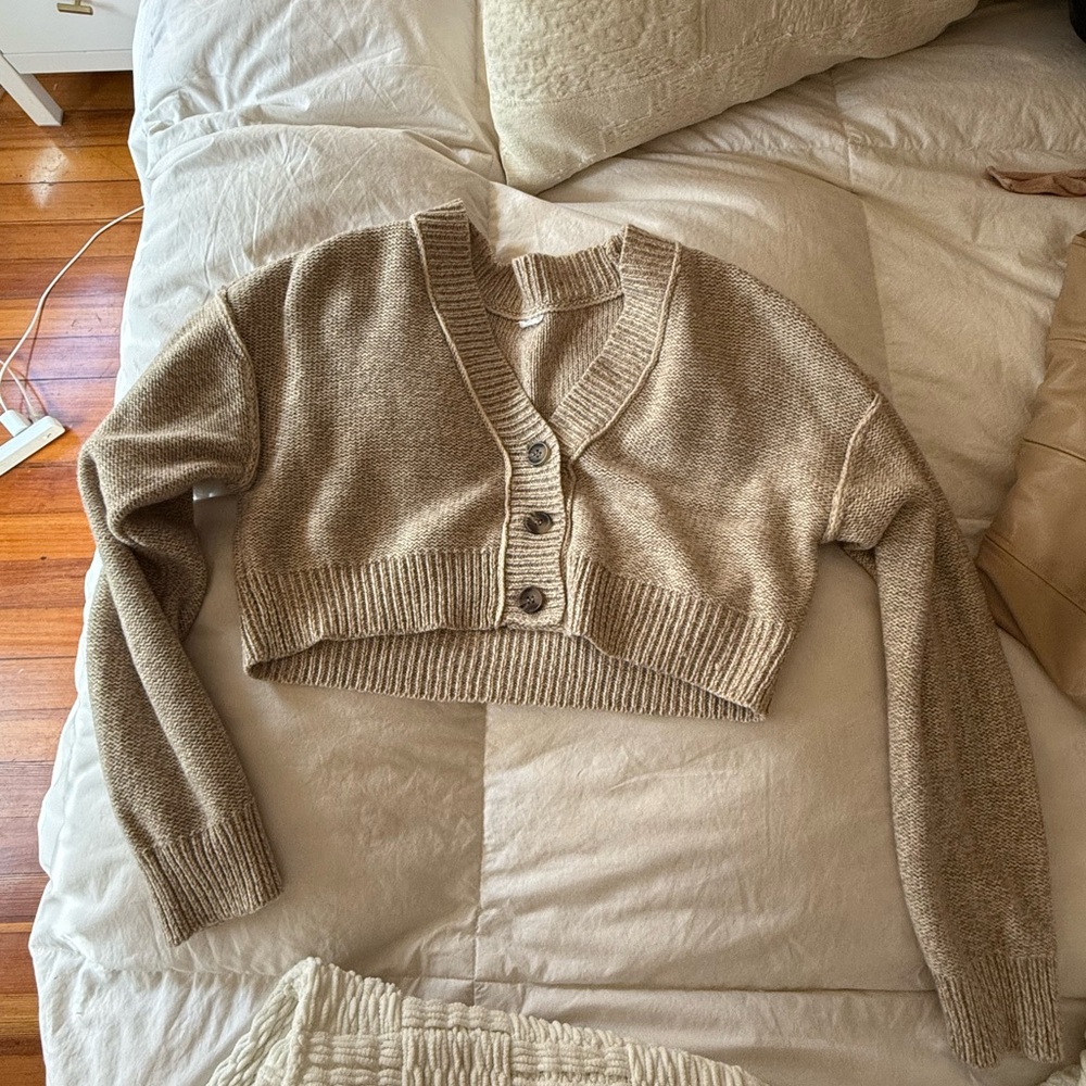 Cropped sweater